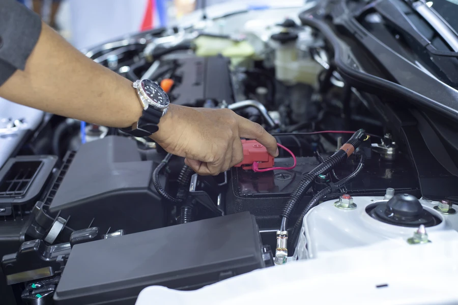 When To Call For Mobile Auto Repair During Car Breakdowns in Douglasville, GA When To Call For Mobile Auto Repair During Car Breakdowns in Douglasville, GA